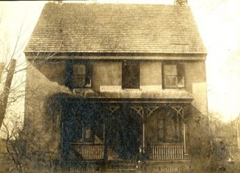 Late 1800s photograph of Death of the Fox Tavern